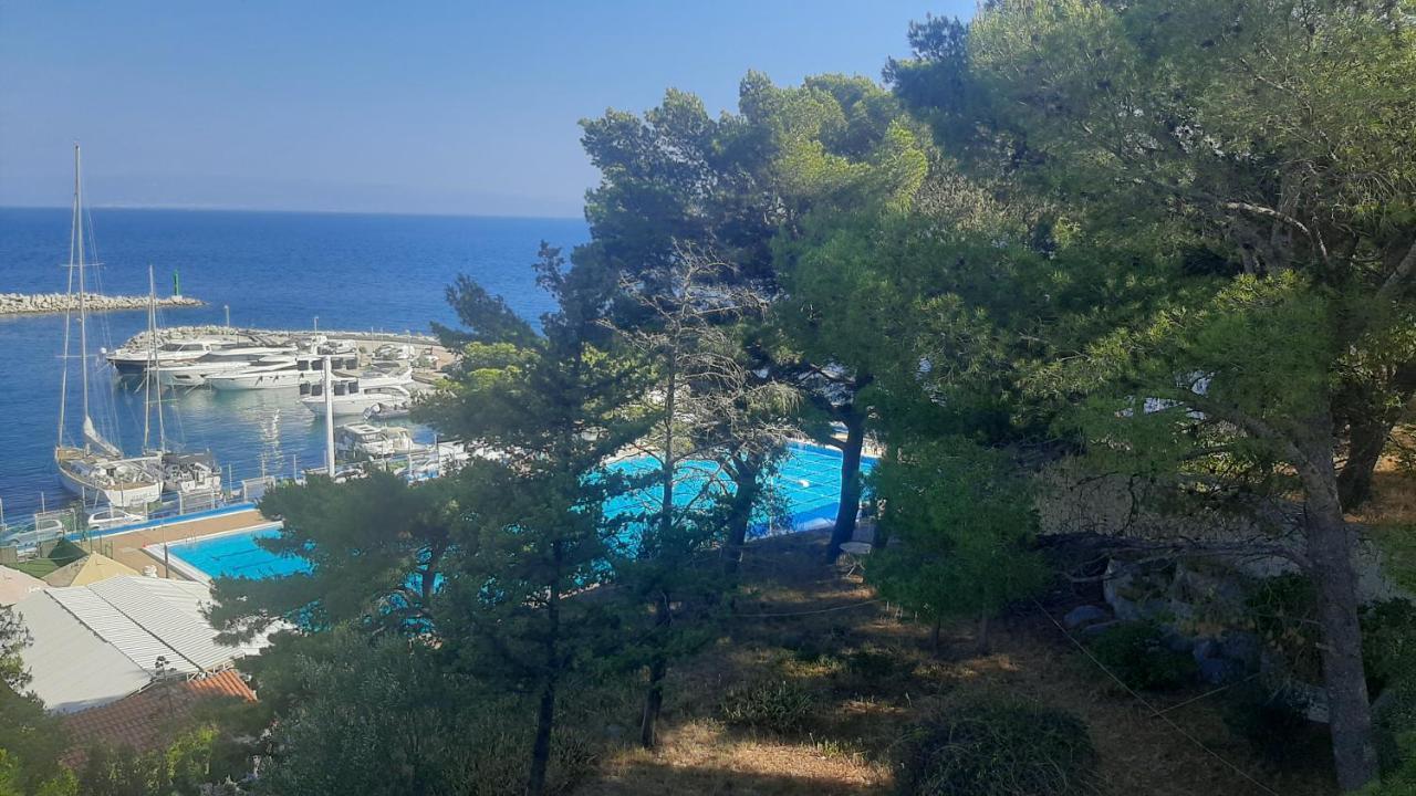Old Captain'S Apartments - In A Pine Wood By The Sea And Tennis Courts Split Dış mekan fotoğraf