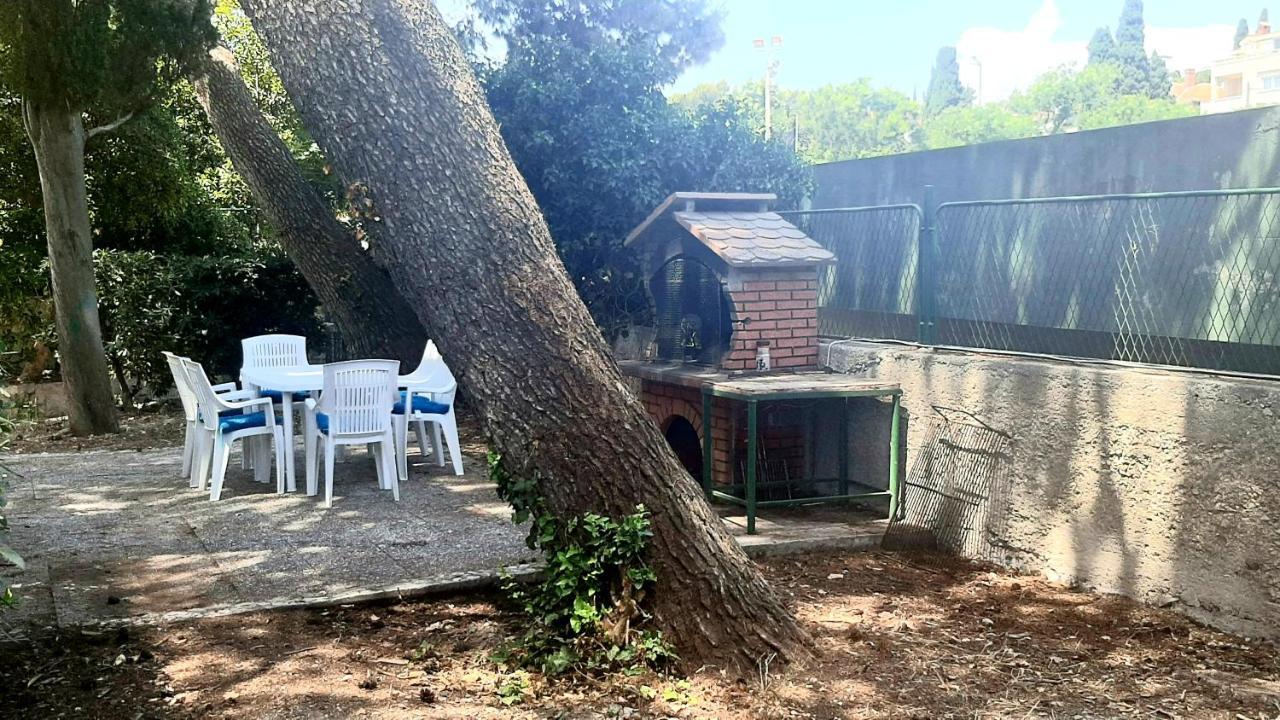 Old Captain'S Apartments - In A Pine Wood By The Sea And Tennis Courts Split Dış mekan fotoğraf