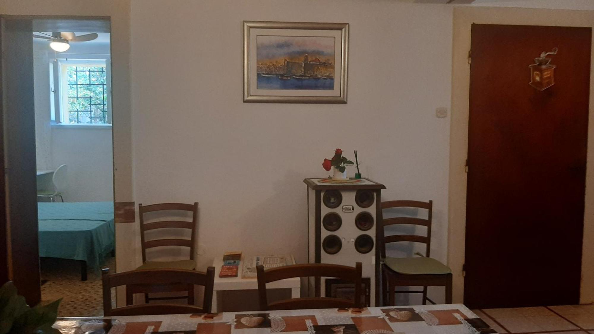 Old Captain'S Apartments - In A Pine Wood By The Sea And Tennis Courts Split Oda fotoğraf