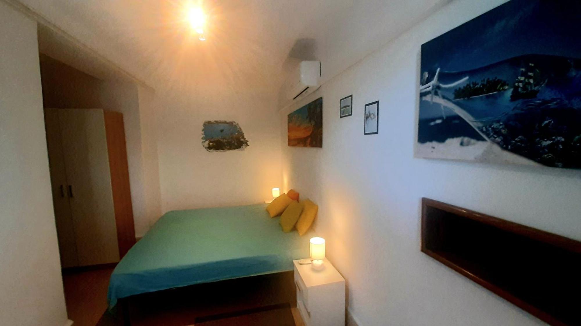 Old Captain'S Apartments - In A Pine Wood By The Sea And Tennis Courts Split Oda fotoğraf
